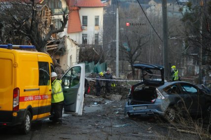 Последствия ракетного удара по Киеву 31.12.2022 — гостиница в Соломенском районе