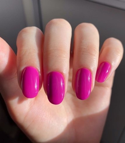 рожевий манікюр