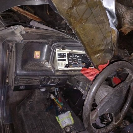 Под Белой Церковью ВАЗ влетел в дерево, погиб подросток