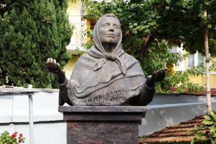 Ванга памятник