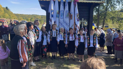 Освячення супроводжувалось традиційними українськими піснями