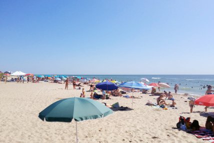 Каролино-Бугаз, пляж