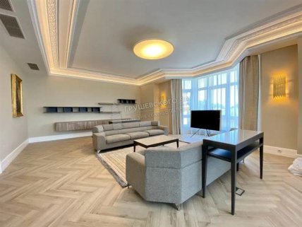 Квартира на Грушевського 9А за 15 тисяч доларів на місяць