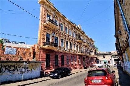 Дом-стена в Одессе