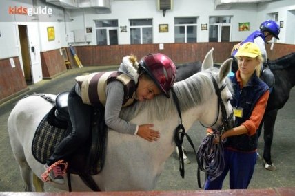 Куда пойти с ребенком на выходных 7 и 8 ноября: экскурсия в мир пони