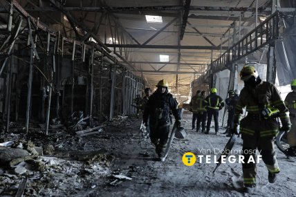 Так изнутри смотрится ТЦ после удара. Фото: Ян Доброносов