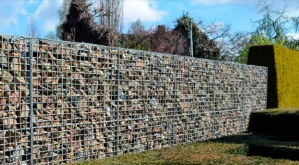 Габион – защитное сооружение из металлической сетки и камня