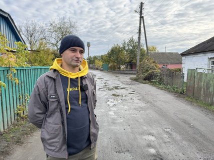 Вадим Осовец, который самостоятельно асфальтирует дороги