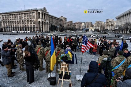 На Майдані попрощалися з захисником зі США. Знищив 12 окупантів і загинув, рятуючи побратима (фото та відео)