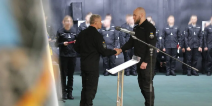 Степан Каплунов получил награду от руководителя ГУР Иващенко