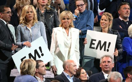 Бріжит Макрон разом із дочками