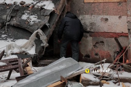 Так виглядає вхід до одного з під'їздів