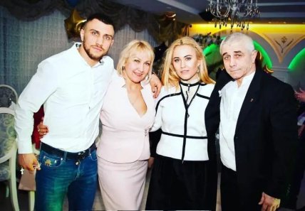 Василь Ломаченко сестра Анастасія Ломаченко батьки