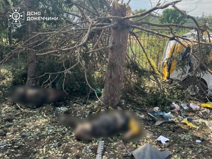 Наслідки обстрілу селища на Донеччині