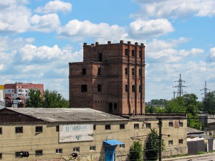 Стара будівля пивзаводу Нова Баварія