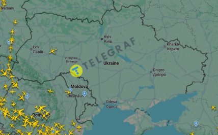 Літак над Україною