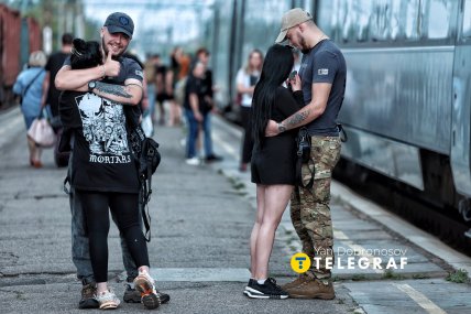 История людей на вокзалах. Фото: Ян Доброносов