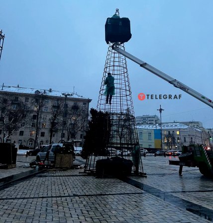 Елка на Софиевской площади в Киеве 2023