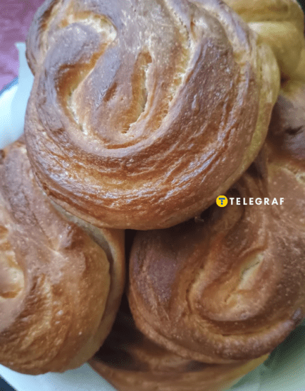 Как приготовить булочки сердечки с сахаром
