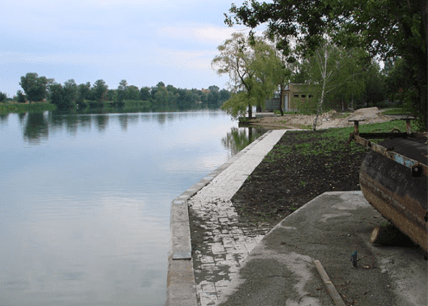 Причал біля маєтку Порошенка