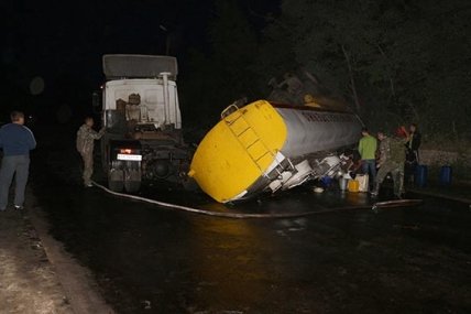 На Виннитчине перевернулась автоцистерна с топливом