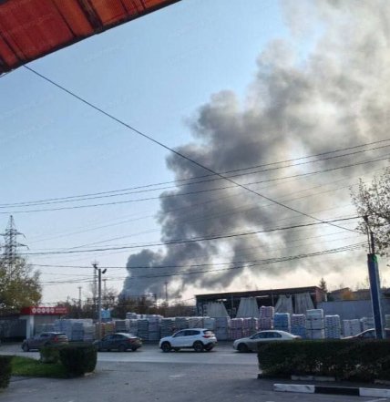 В Таганроге горит электроподстанция 9 ноября 2025