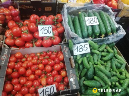 Скільки коштують огірки на ринку в Києві 26 листопада