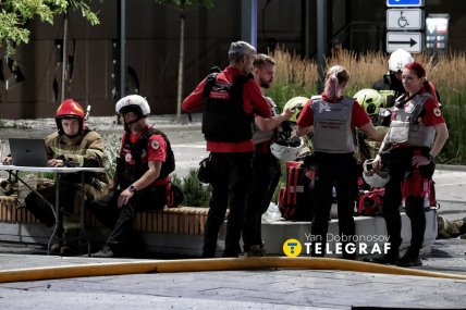 У Києві після атаки на місці працюють усі відповідні служби