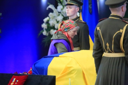 В Киеве прощаются с первым президентом Украины (ФОТО) 15