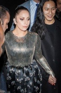 Леди Гага беспрерывно меняет цвет волос