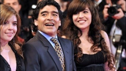 Диего Марадона и его дочери Дальма и Джаннина