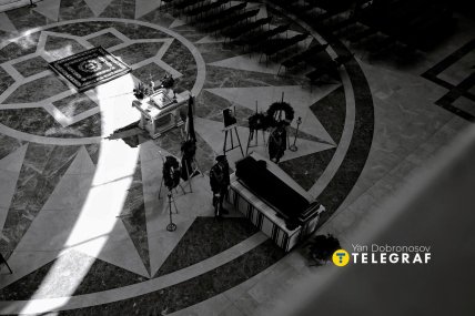 Останки Евгения Коновальца доставили в собор УГКЦ в Киеве. Фото: Ян Доброносов "Телеграф"