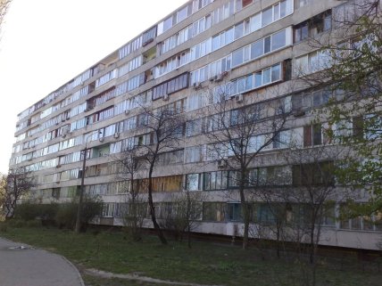 Дом-чешка по адресу: Зализнычний массив в Киеве, ул. Романа Ратушного, 31