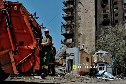 Комунальники у Краматорську. Фото Ян Доброносов "Телеграф"