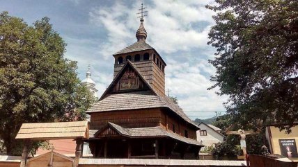 Старинный храм Рождества Пресвятой Богородицы в Деловом