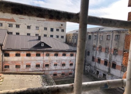 Такий вигляд мають корпуси в'язниці