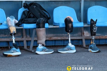 Чемпіонат України з ампфутболу, протези