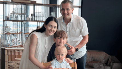 Як виглядає Олександр Поплавський та його родина