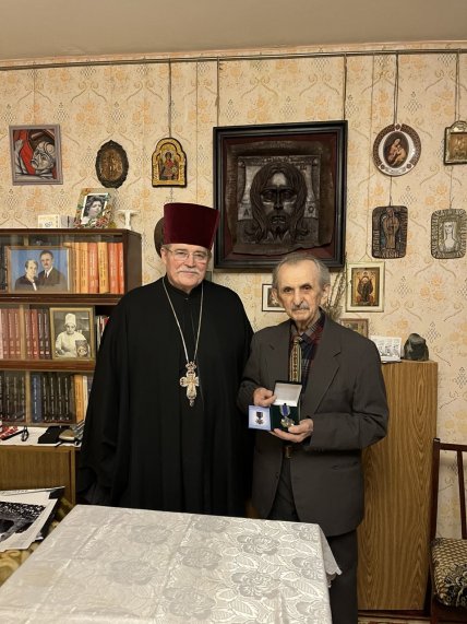 Протоиерей Борис Табачек с украинским диссидентом Богданом Горыней