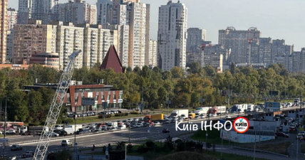 В Киеве из-за перекрытия мостов после ударов РФ возник транспортный коллапс 2 октября