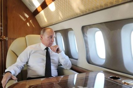 Путин в самолете