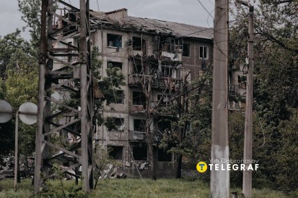 Росіяни знищують житлові будинки в Дружківці