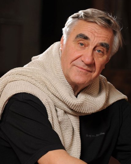 Анатолий Васильев