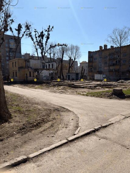 Зруйнований будинок у Святошинському районі в квітні 2026 року