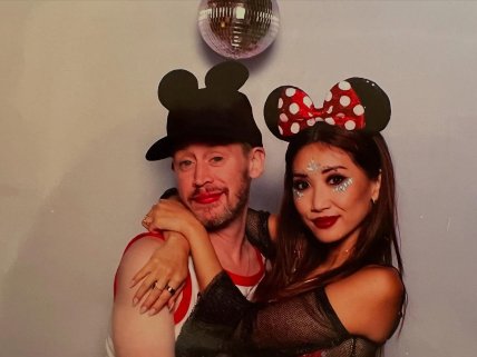 Маколей Калкін дружина Бренда Сонг