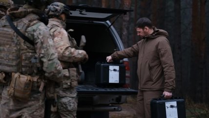 передача дронів військовим