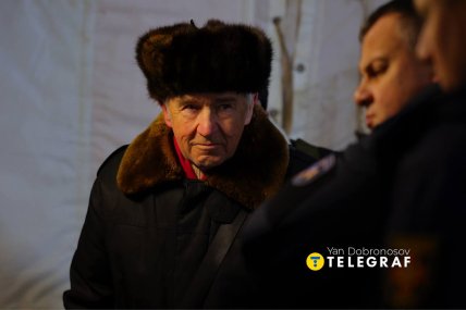 Дідусь у Пункті незламності у Києві, фото - Ян Доброносов