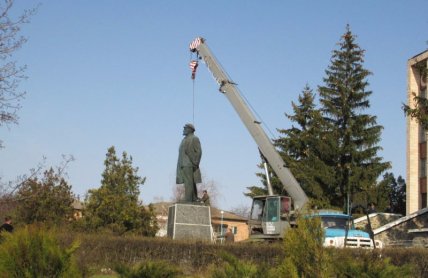 Спроба демонтажу пам’ятника Леніну у Великій Багачці