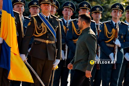 Церемония поднятия флага в Киеве 23.08.2026
