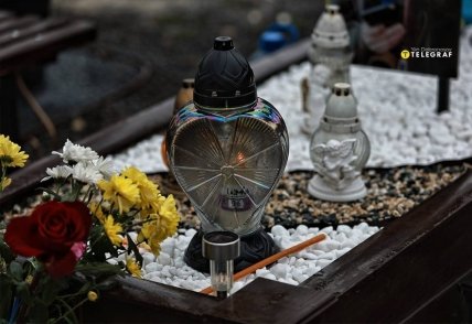 Сувениры на могиле